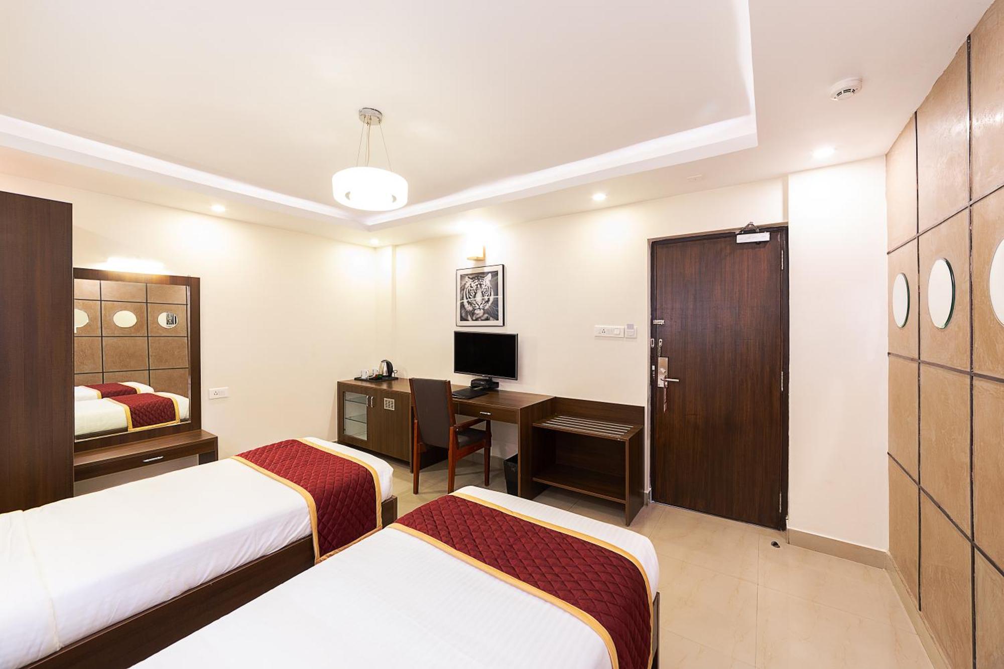 Icon Regency By Bhagini Hotel Bangalore Bagian luar foto